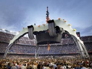Article image of: Podium U2`s 360o Tour wordt opgebouwd met Enerpac`s Synchronous Lifting Sys