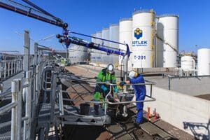 Article image of: Botlek Tank Terminal belaadt eerste trein