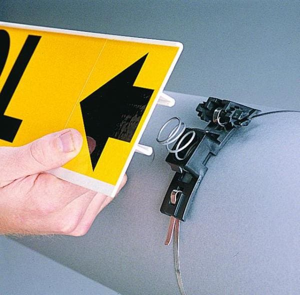 Article image of: New click-on pipe markers: durable and easy to apply