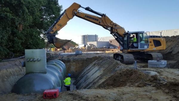 Article image of: M.I.P. plaatste een tank voor de opvang van regenwater