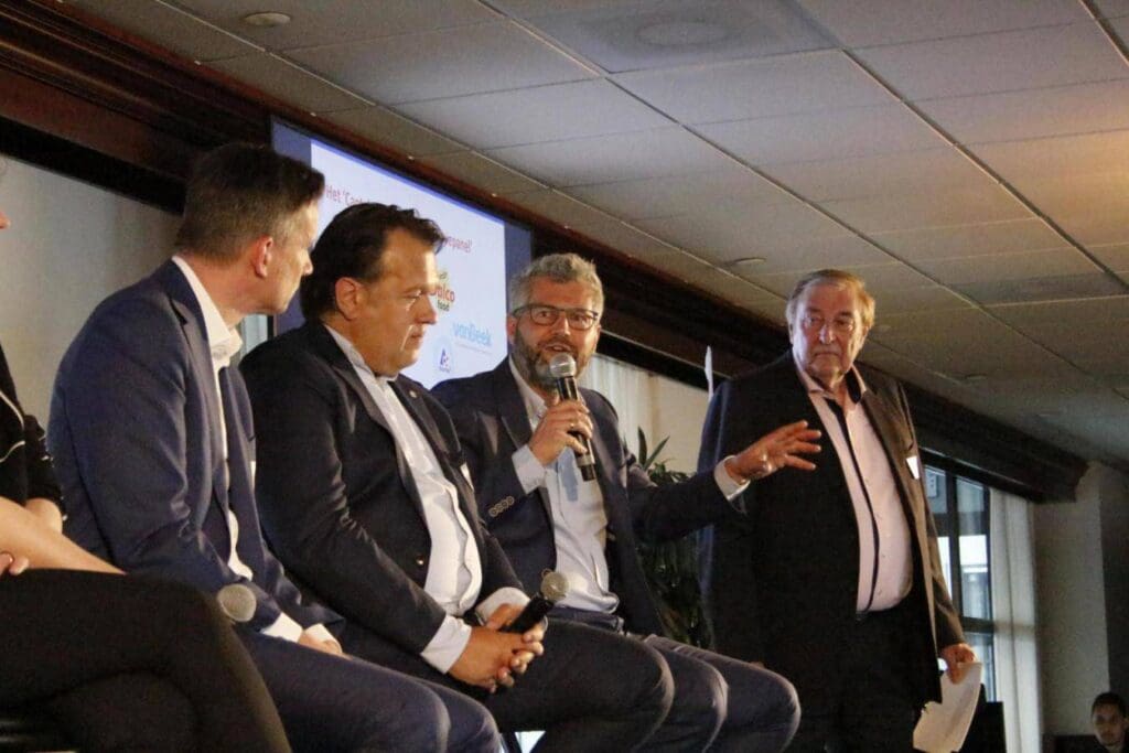 Article image of: Soepenberg in opiniepanel captains dinner machevo