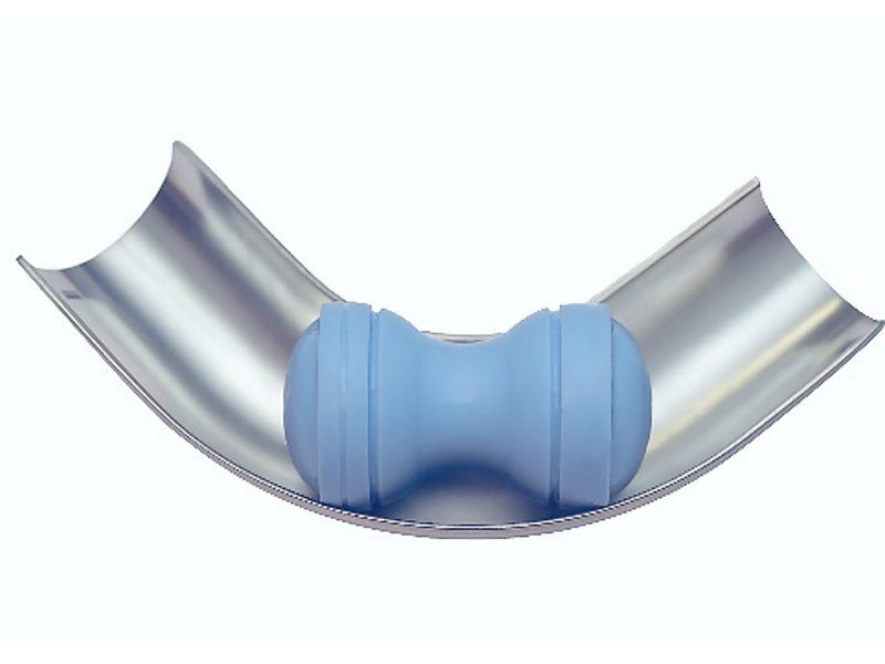 Door Uresh gepatenteerde, flexibele siliconen ‘pig’ die probleemloos door alle bochten en T-stukken in het
leidingwerk past en nergens vast komt te zitten.