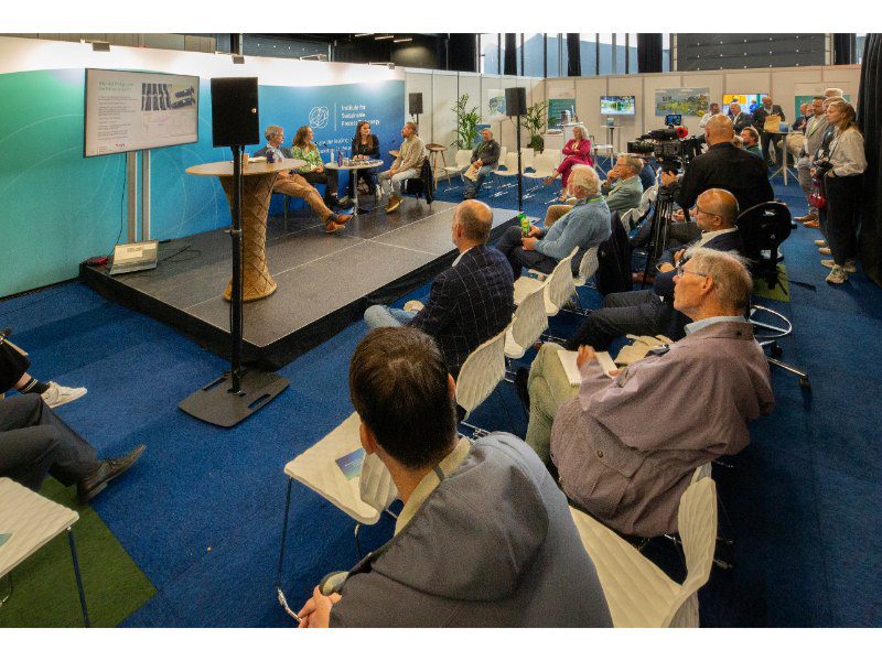 Wel goed bezocht waren seminars van het Institute for Sustainable Process Technology. Circulariteit stond centraal tijdens deze sessie, waar onder meer ingegaan werd op kunststofrecycling.