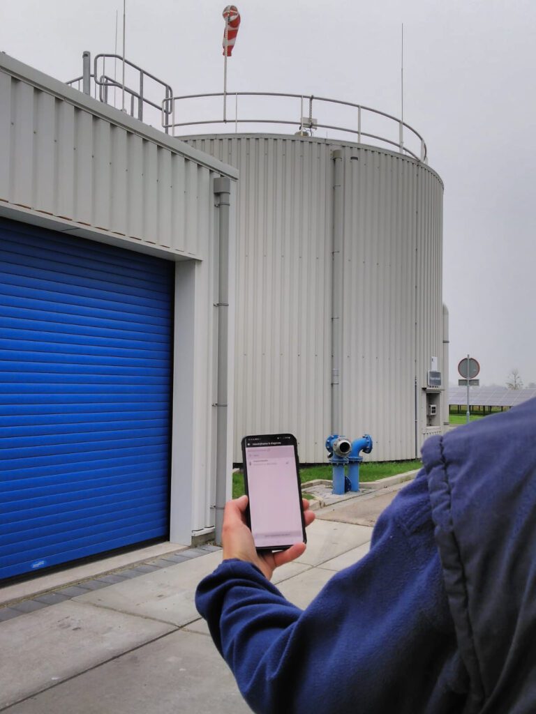 De VEGAPULS C21 radarniveaumeter is op afstand instelbaar en uitleesbaar met de VEGA Tools app